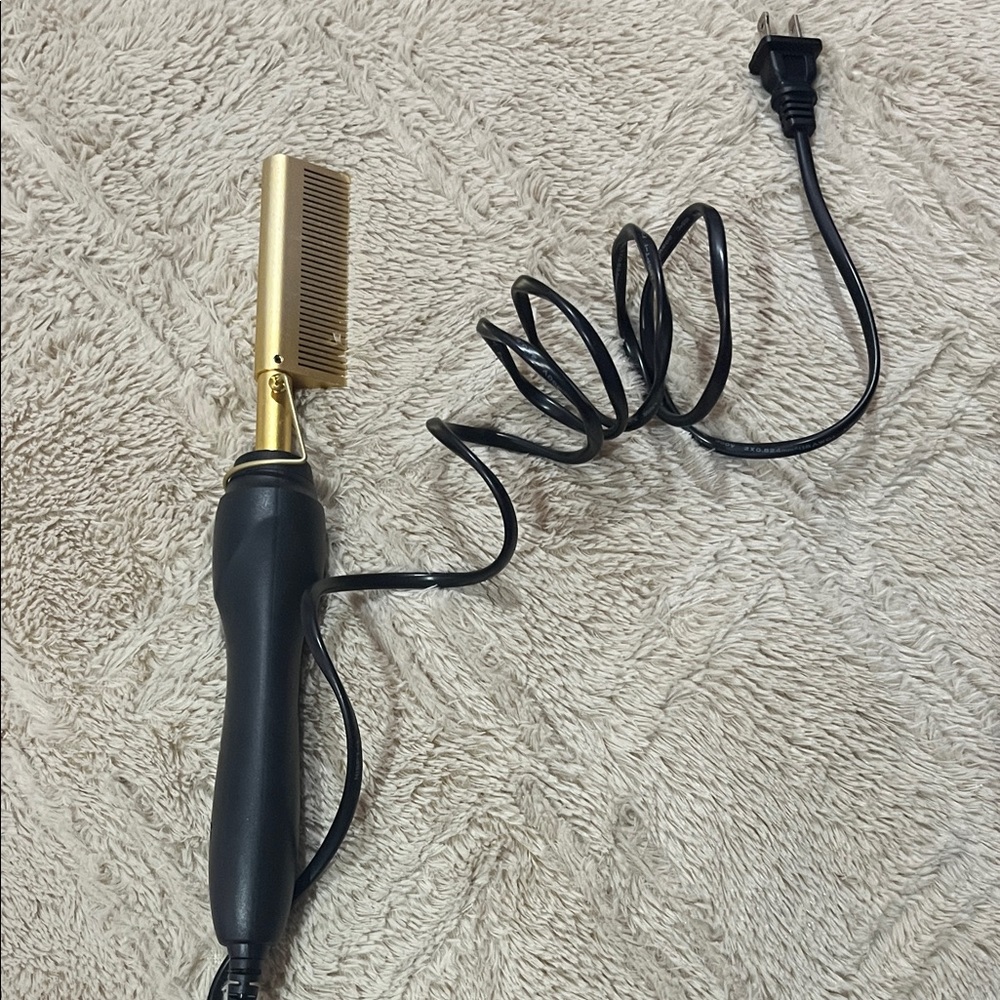Gold and Black Electric Hot Comb